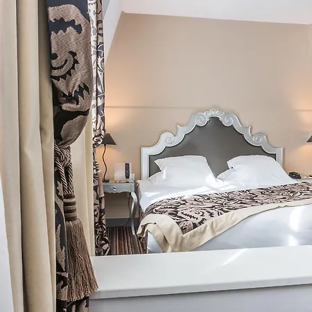 81 Hotel 3*