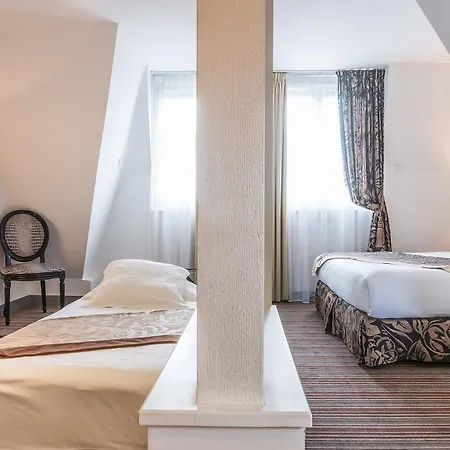 81 Hotel