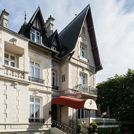Hotel 81