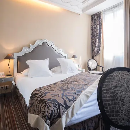 81 Hotel 3*