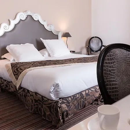 Hotel 81